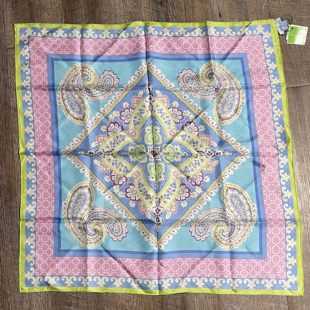 NWT Vera Bradley 100% Silk Capri Blue Paisley Scarf - Picture 5 of 5